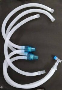 Ventilator circuit with double water trap