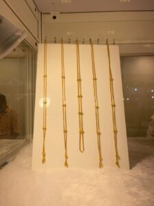 Chains (11)