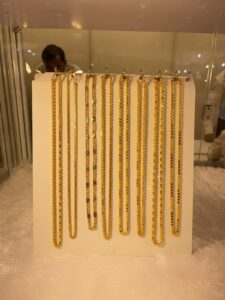 Chains (12)