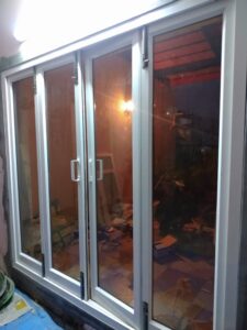 Aluminium folding door