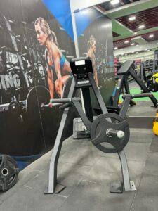 Isolated T-bar row machine